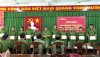 Đồng chí Đại tá Lâm Phước Nguyên, Phó Giám đốc Công an tỉnh trao Giấy chứng nhận cho cán bộ, chiến sỹ hoàn thành lớp bồi dưỡng