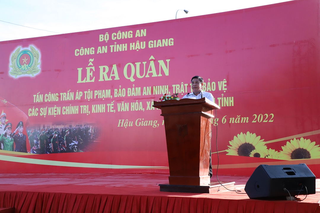 Đồng chí Đồng Văn Thanh, Phó Bí thư Tỉnh ủy, Chủ tịch UBND tỉnh phát biểu chỉ đạo tại Lễ ra quân