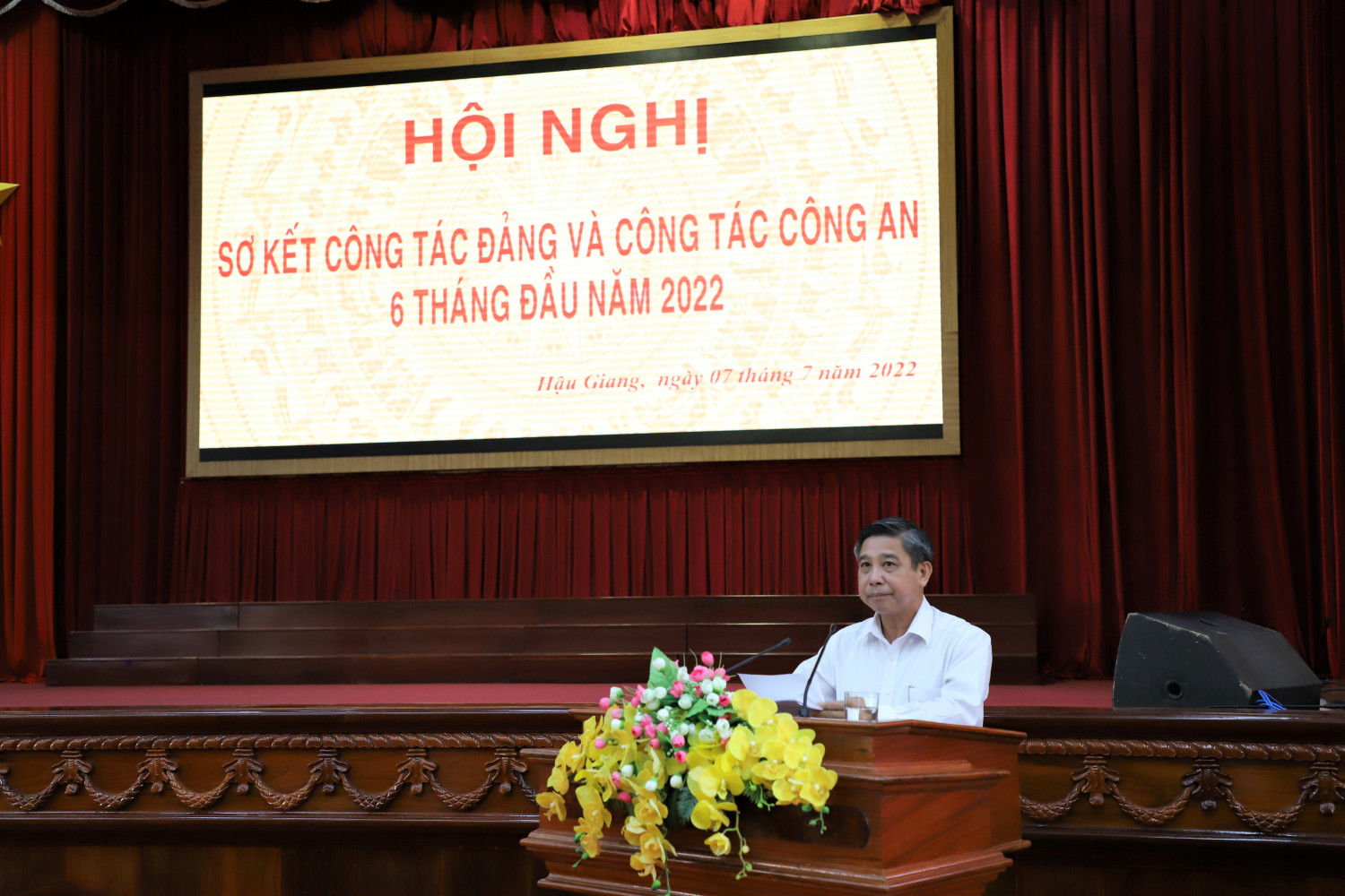 Đồng chí Đồng Văn Thanh, Phó Bí thư Tỉnh ủy,Chủ tịch UBND tỉnh phát biểu chỉ đạo Hội Nghị