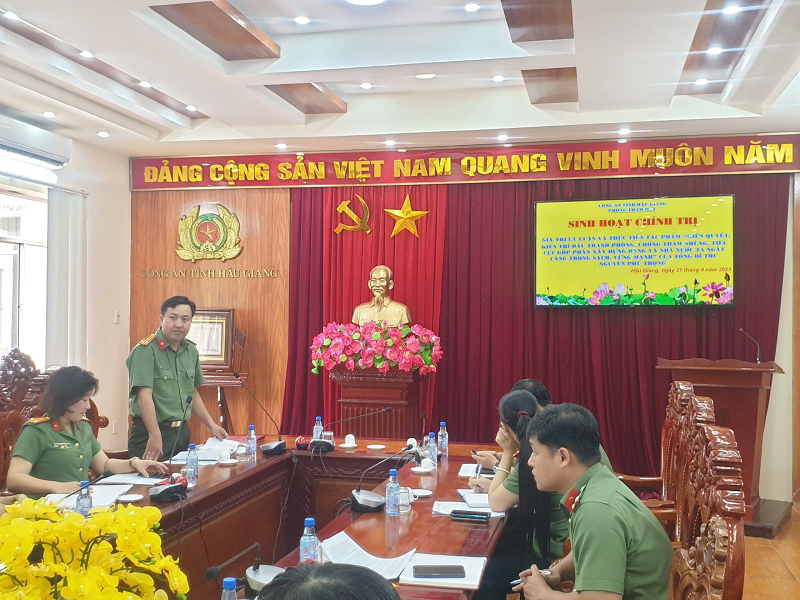 3 Đồng chí Trung tá Trần Nguyễn Hòa Thơ, Phó Bí thư Đảng ủy, Phó Trưởng Phòng Tham mưu phát biểu kết luận
