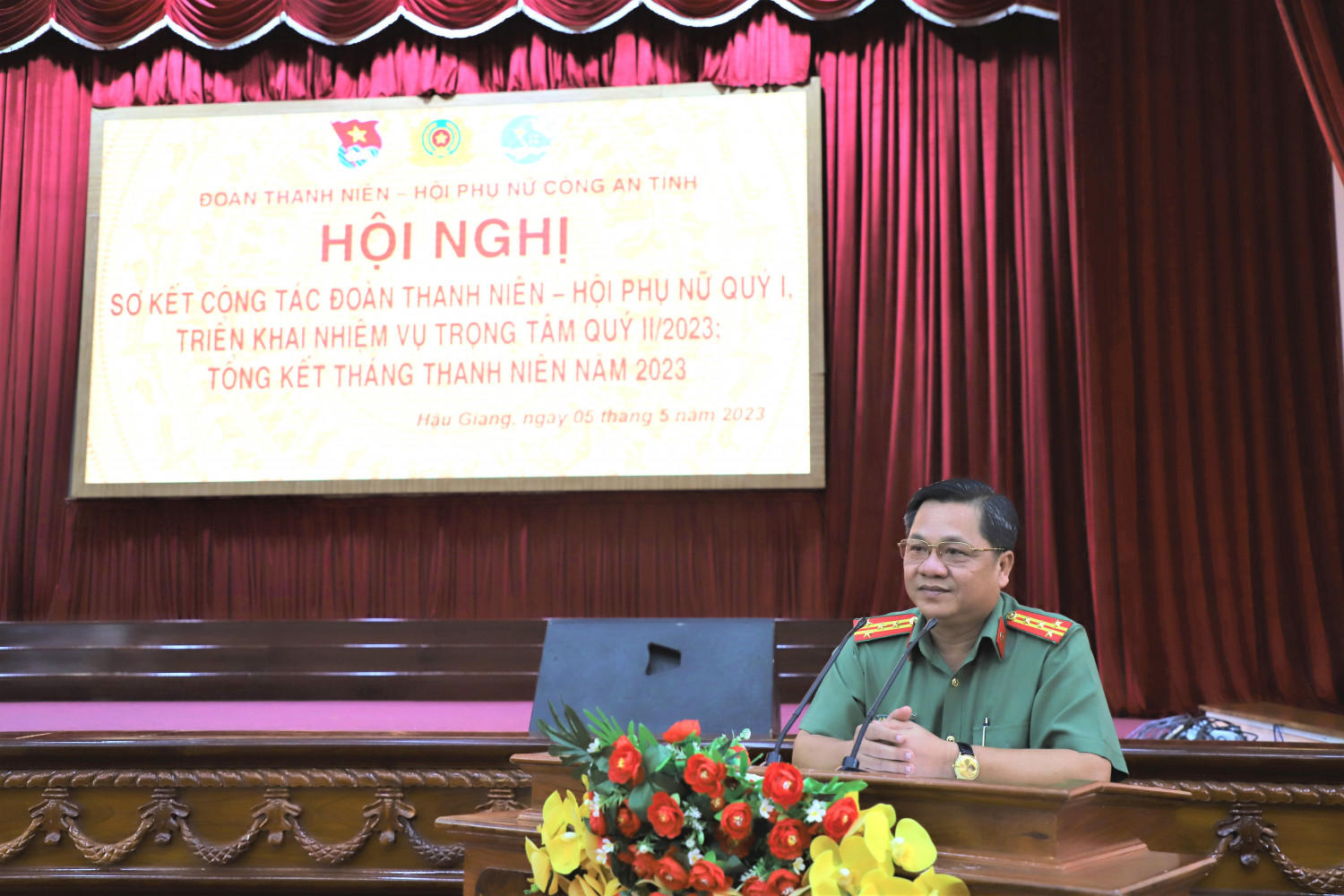 Đại tá Nguyễn Thanh Tràng, Phó Bí thư Đảng ủy, Phó Giám đốc Công an tỉnh phát biểu chỉ đạo tại Hội nghị
