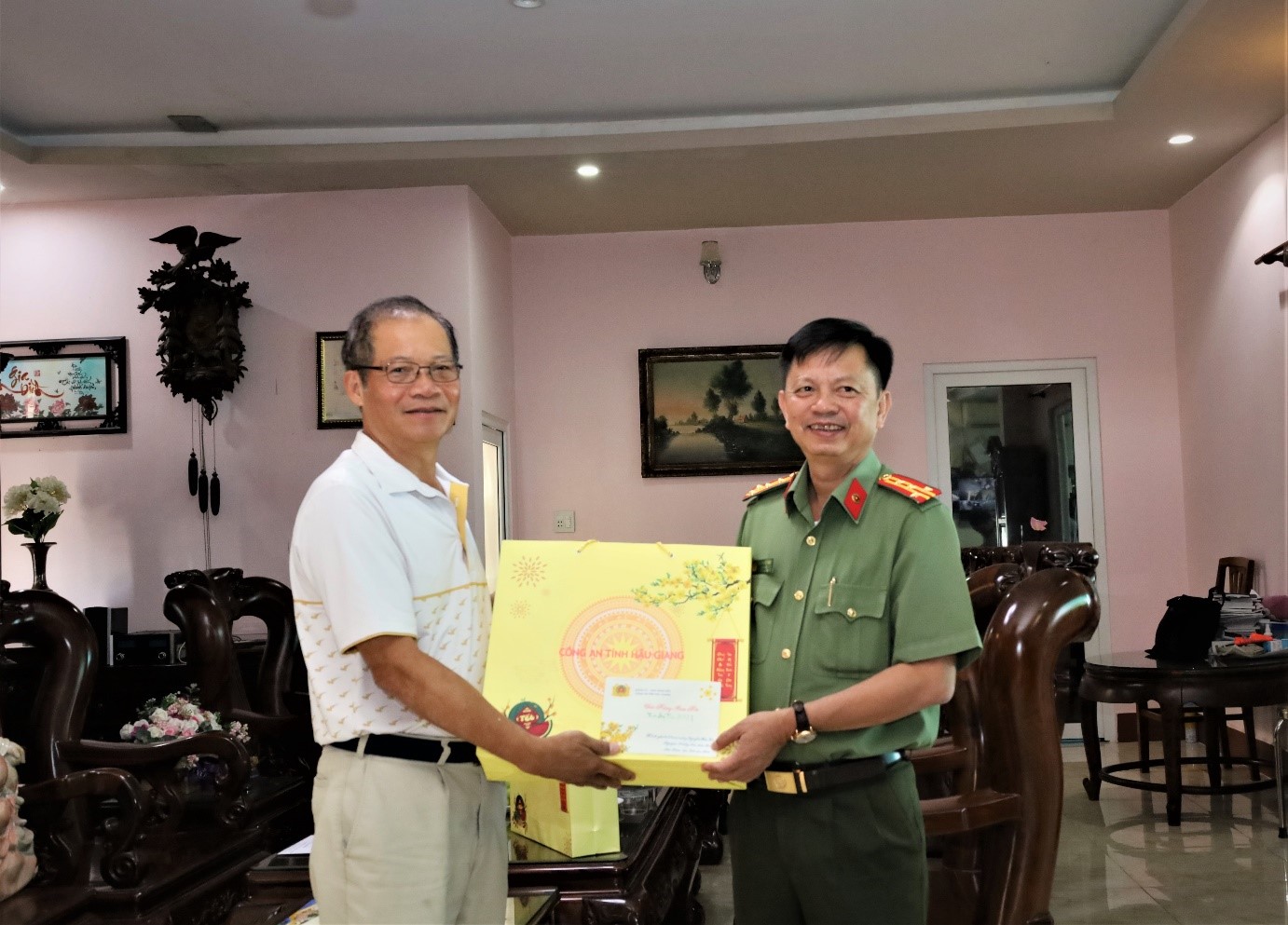 Thăm, chúc Tết đồng chí Thiếu tướng Nguyễn Hải Sơn, nguyên Giám đốc Công an tỉnh