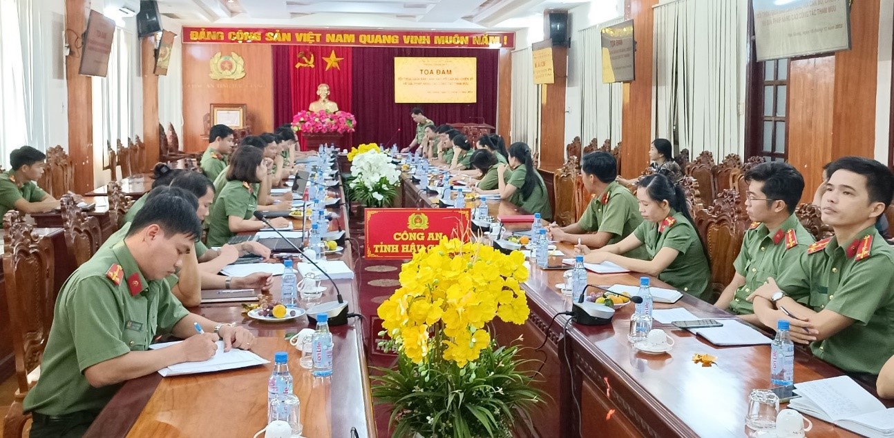 Quang cảnh buổi tọa đàm