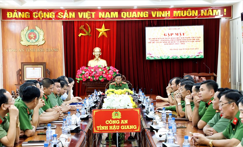 Các đại biểu tham dự buổi gặp mặt tại điểm cầu Công an tỉnh Hậu Giang