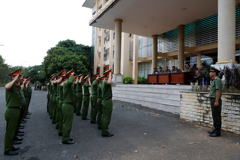 Thực hiện Điều lệnh và nghi lễ Công an nhân dân1